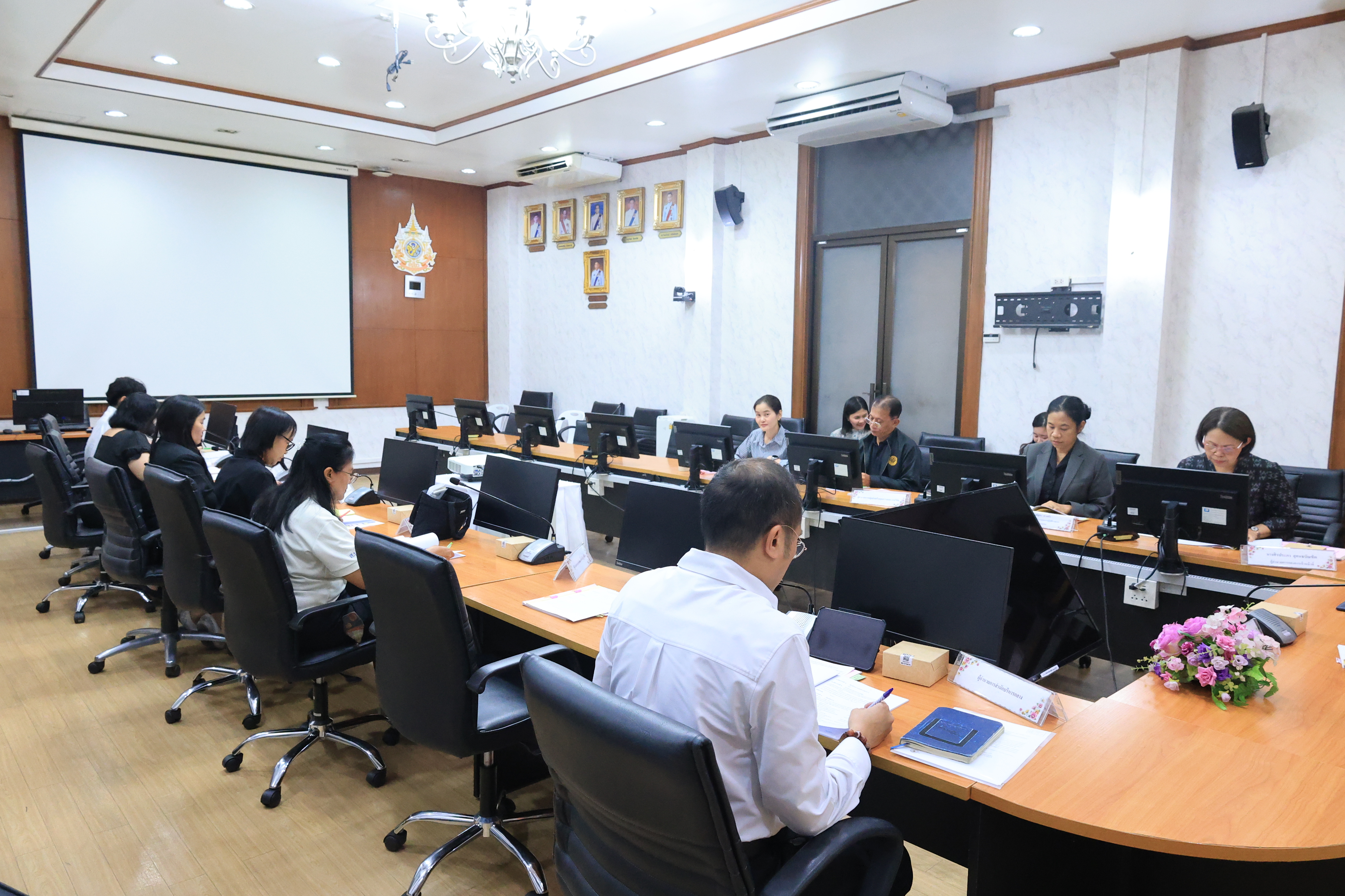 title - ส.ป.ก. ประชุมคณะกรรมการกลั่นกรองผลการประเมินประสิทธิภาพและประสิทธิผลการปฏิบัติงานของลูกจ้างประจำ ส.ป.ก. ส่วนกลาง